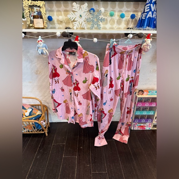 Disney CakeWorthy Sleeping Beauty Pajama Set Size Small! - Picture 2 of 6